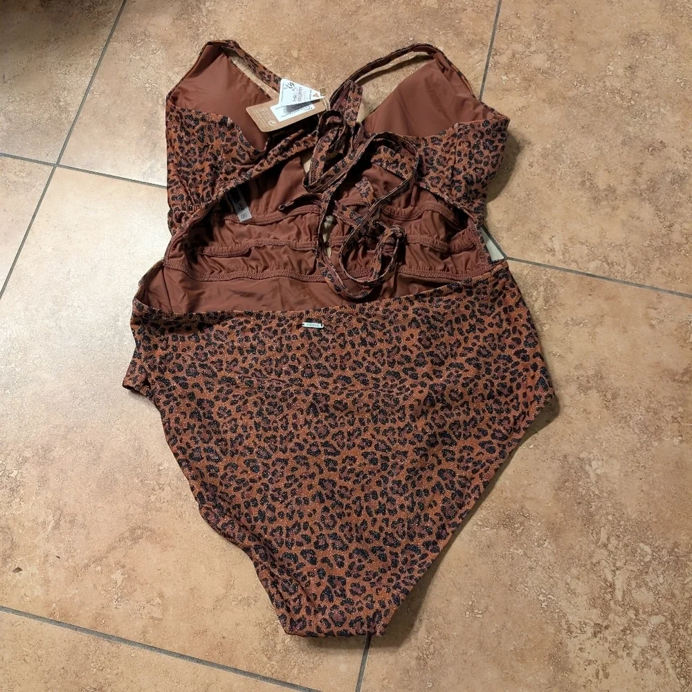 Berlook / NWT /  Leopard Print Plus Size One-Piece Swimsuit US 24